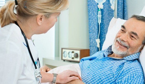 Pacienții asigurați la stat vor putea plăti firmelor private diferența de tarif a serviciilor medicale