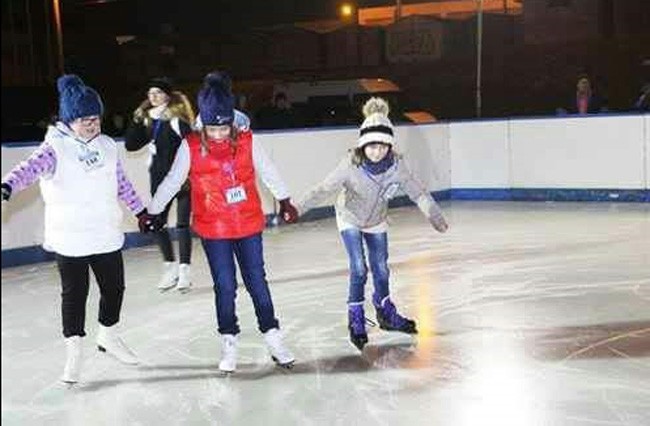 Patinoarul din Arad și-a deschis porțile