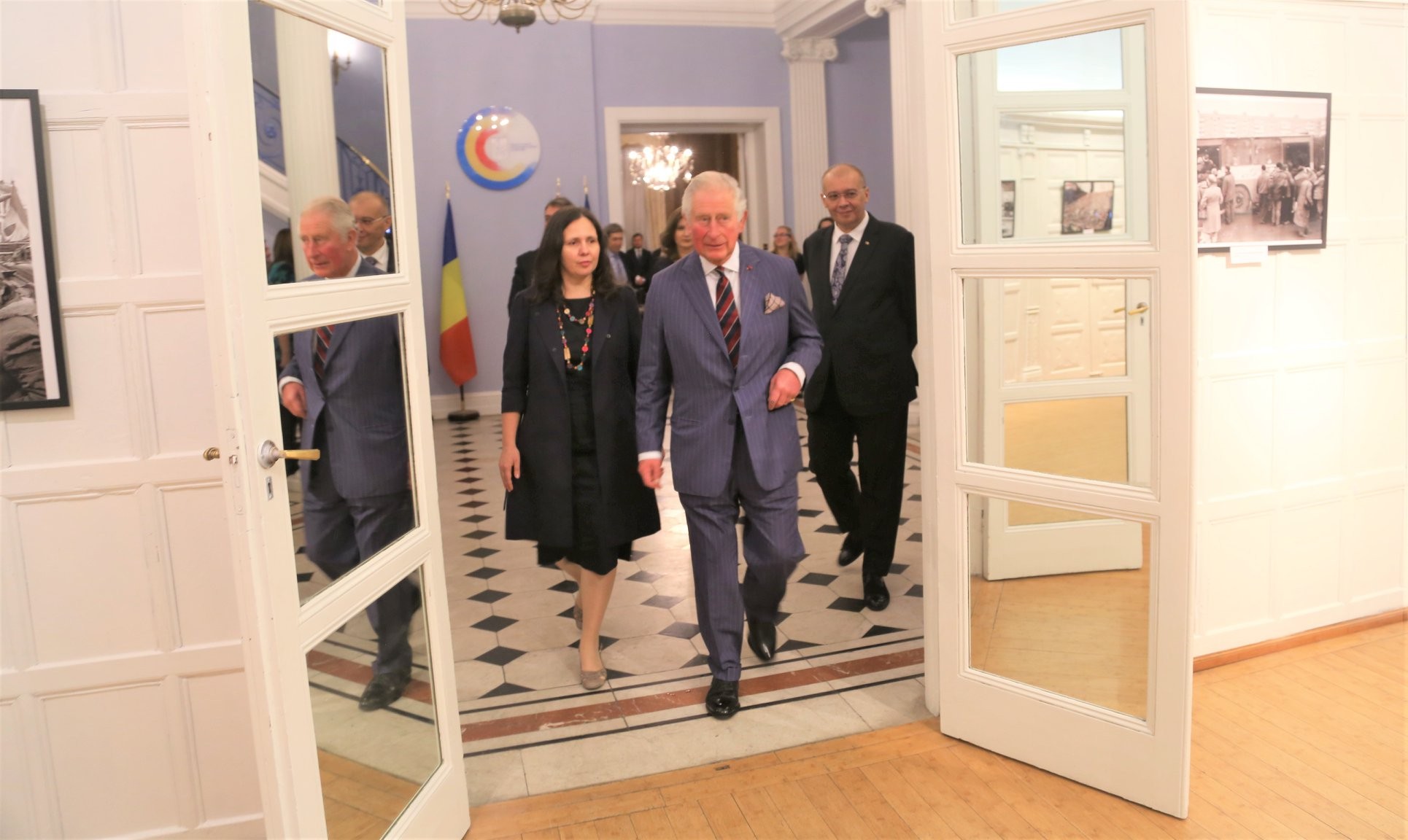 Prințul Charles a deschis expoziţia de fotografii organizată la Londra pentru a marca 30 de ani de la Revoluția din 1989