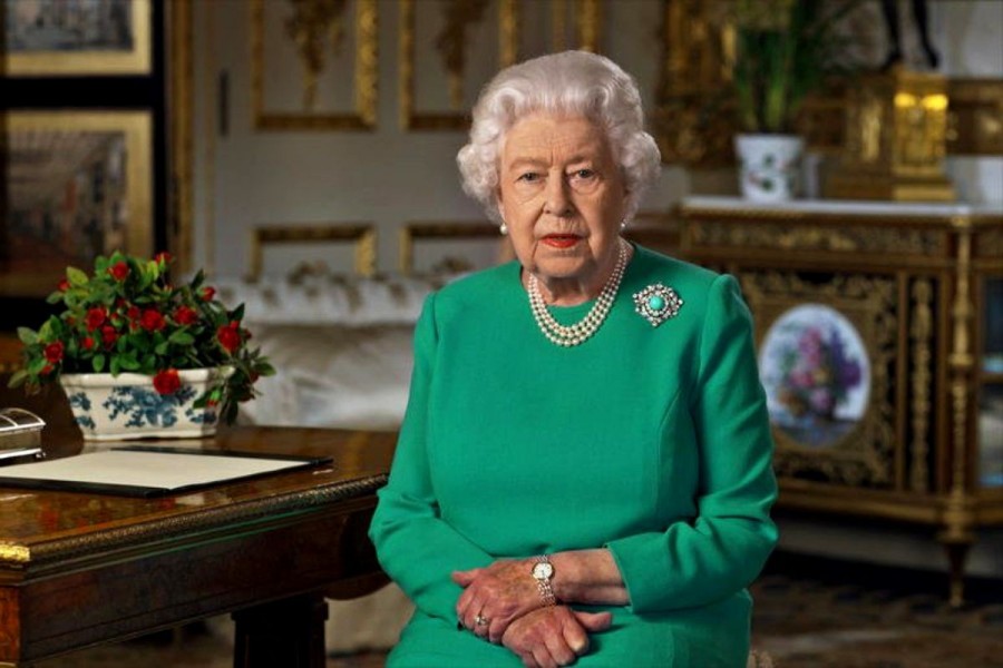 Regina Elisabeta a II-a se retrage din viața publică pe termen nedeterminat
