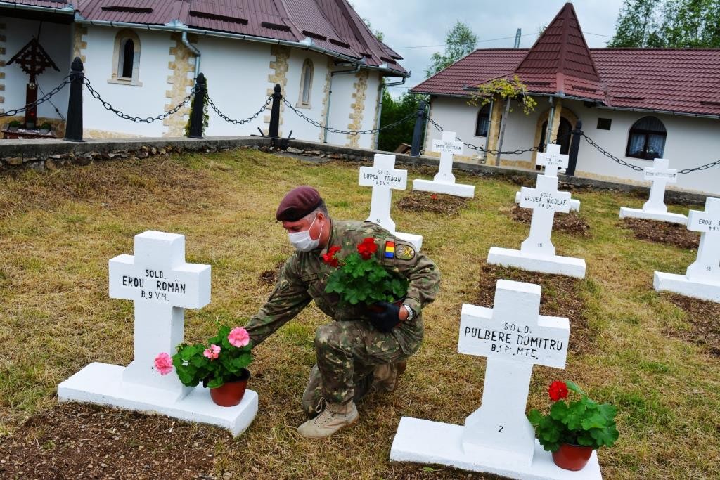 Mormintele Eroilor din Muntele Rece, îngrijite de militari