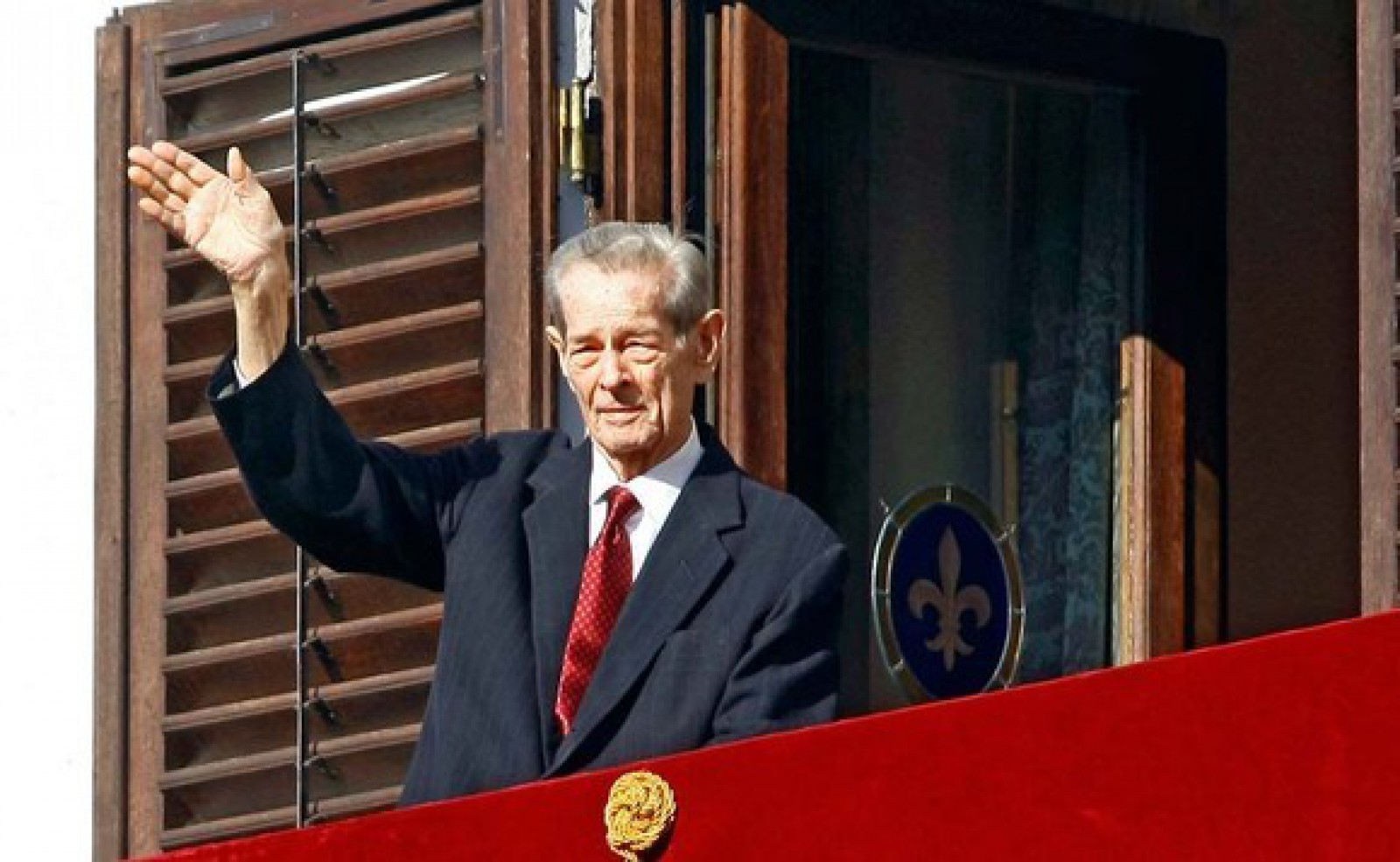 O statuie a Regelui Mihai va fi dezvelită anul viitor la Sinaia, la 100 de ani de la nașterea Sa