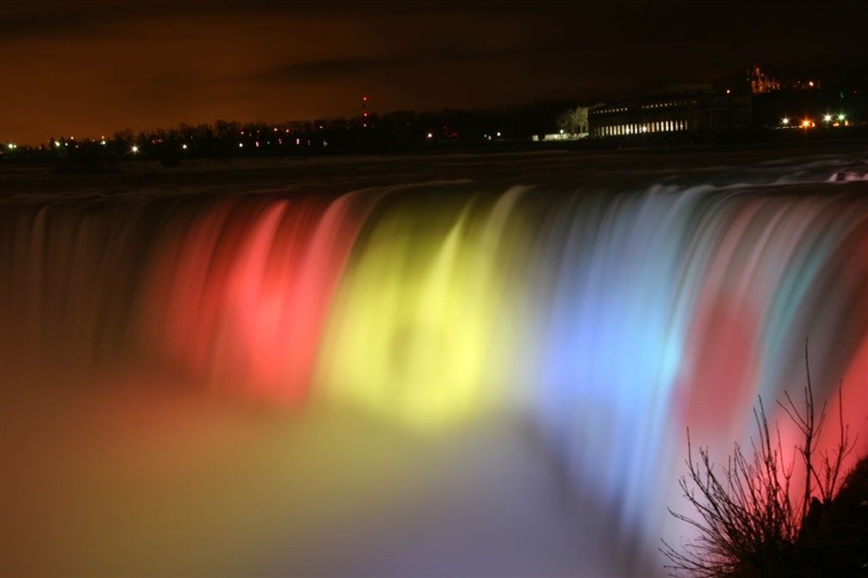 Cascada Niagara va fi iluminată în culorile drapelului românesc, de Ziua Națională a României