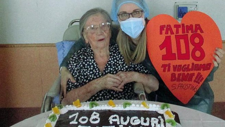 O femeie de 108 ani, vindecată de Covid-19 în luna mai, a fost vaccinată