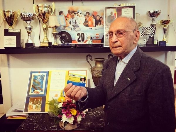 Cel mai longeviv campion din automobilismul românesc, felicitat de Familia Regală la împlinirea vârstei de 102 ani