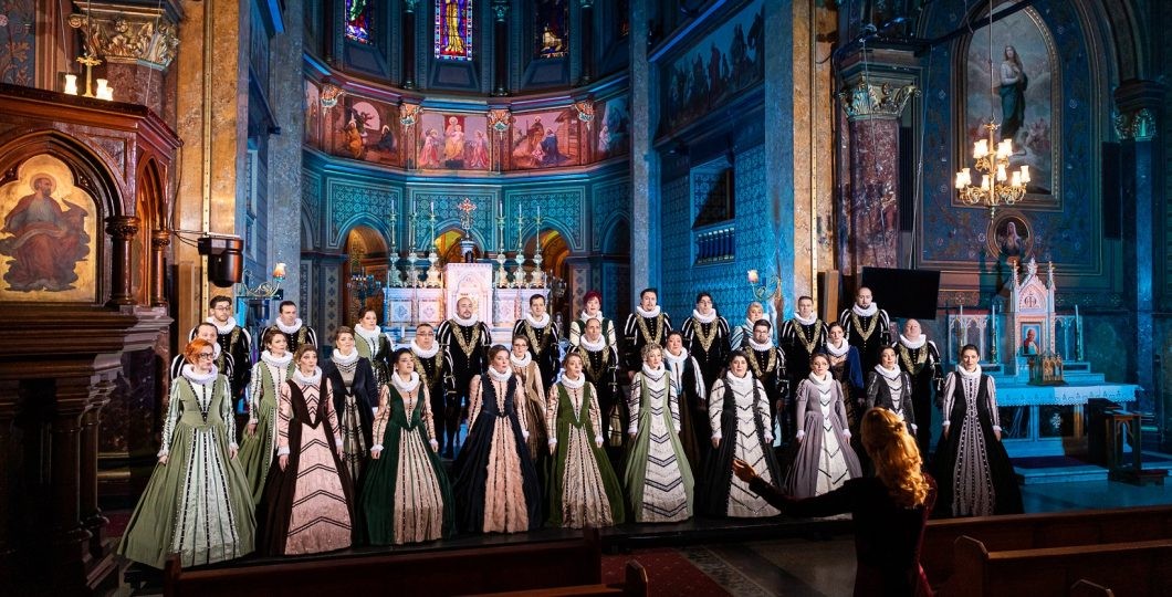 Corul Madrigal lansează albumul „Ave Maria”, în colaborare cu Young Beats, Zoli Toth și actorul Marius Manole