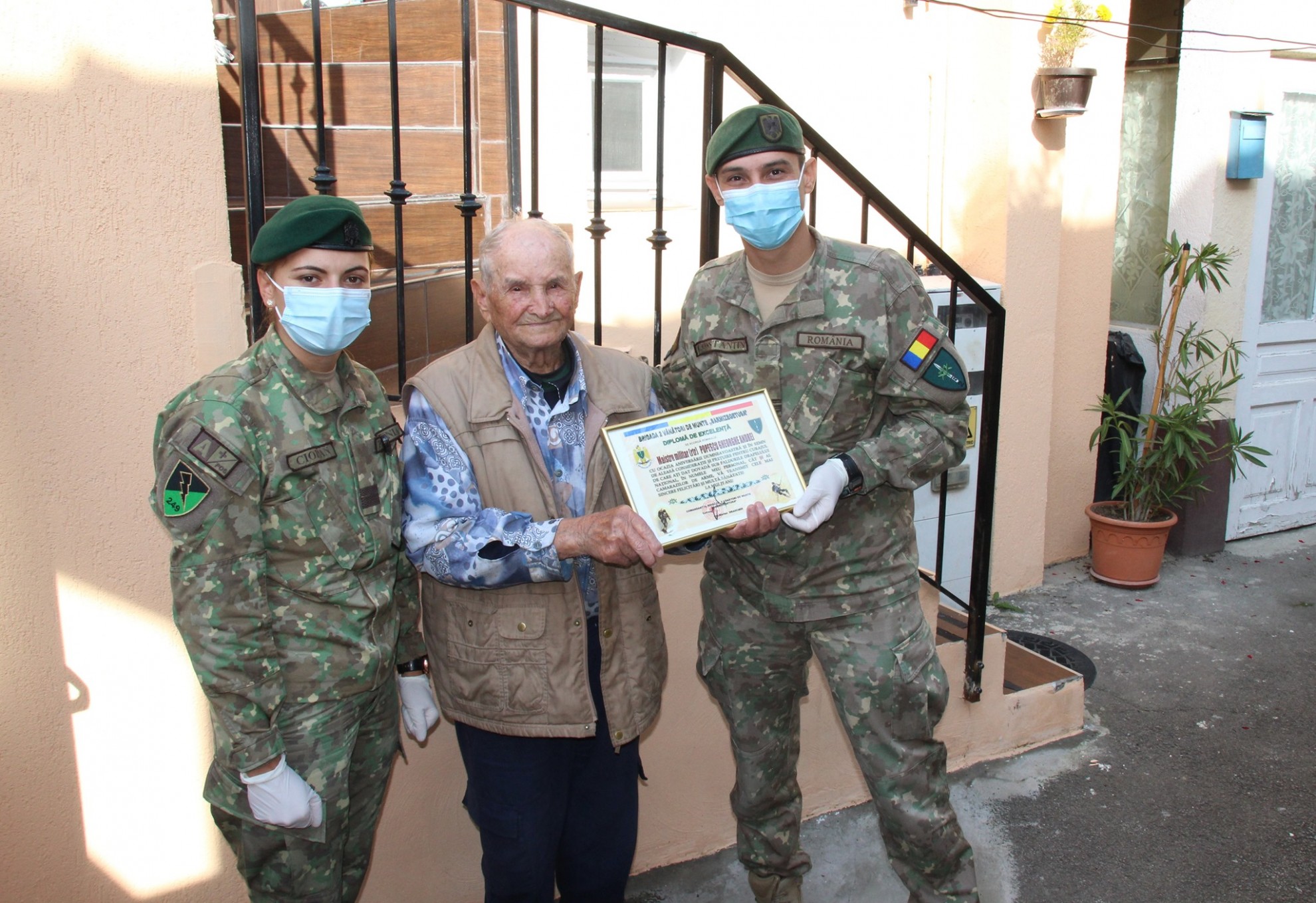 Mai aproape de centenar. Veteranul de război Andrei Gheorghe Popescu, sărbătorit la împlinirea vârstei de 99 de ani
