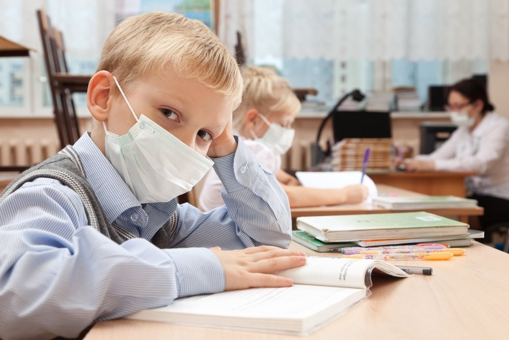 Cum vor fi testați copiii infectați cu SARS-CoV-2, care revin la școală