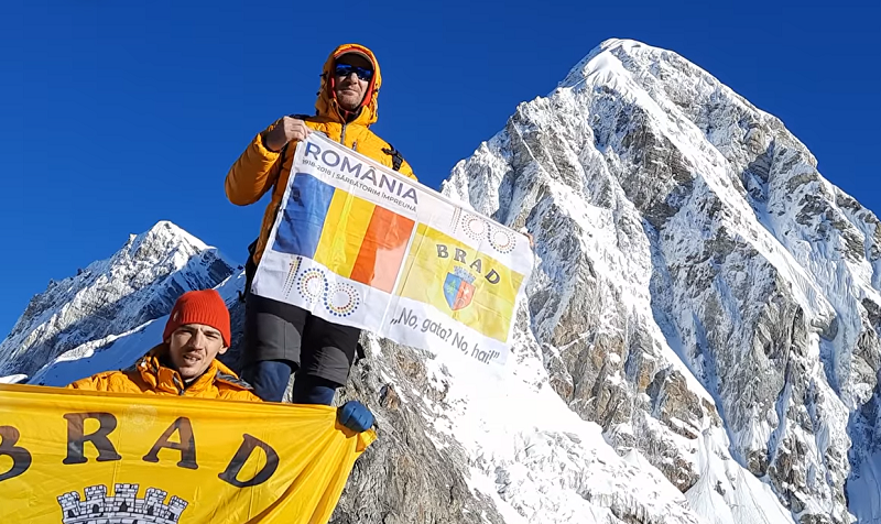 Doi alpinişti din vestul țării, în expediţie în Himalaya. Au cucerit deja primul obiectiv, vârful Kallapatar (5.643 m)