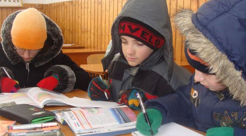 Mai multe școli din vestul țării, închise din cauza frigului din clase