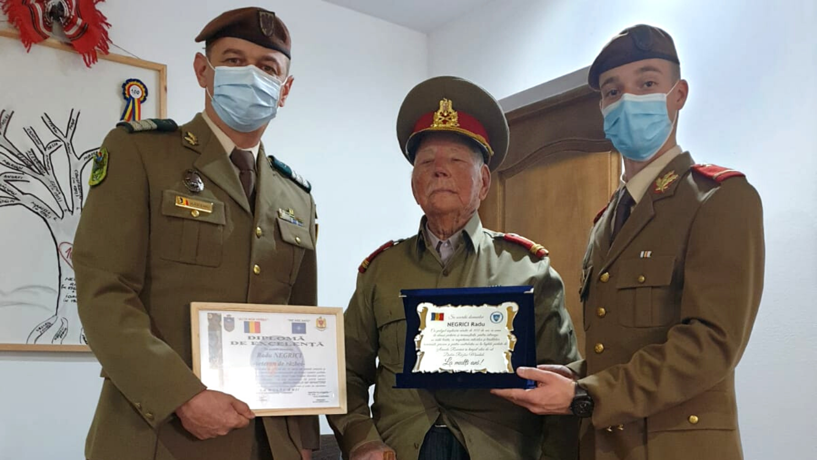 Un secol de viață. Veteranul Radu Negrici, rănit în al Doilea Război Mondial, a împlinit 100 de ani