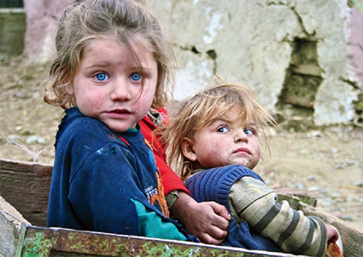 Copiii din România sunt cei mai expuşi riscului de sărăcie şi excluziune socială din UE