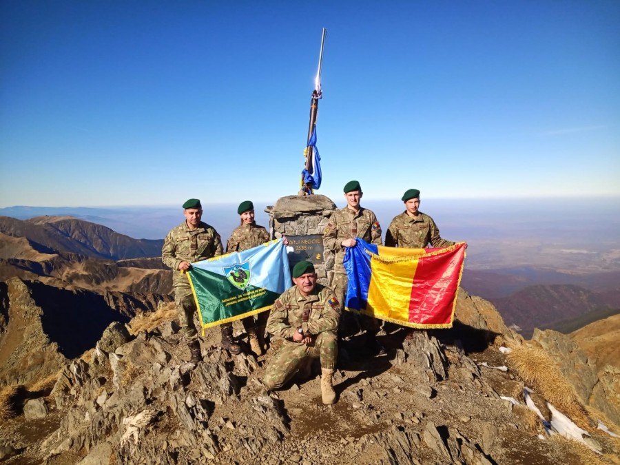 12 vârfuri montane din Carpați, cucerite de vânătorii de munte în semn de recunoștință și respect pentru înaintași