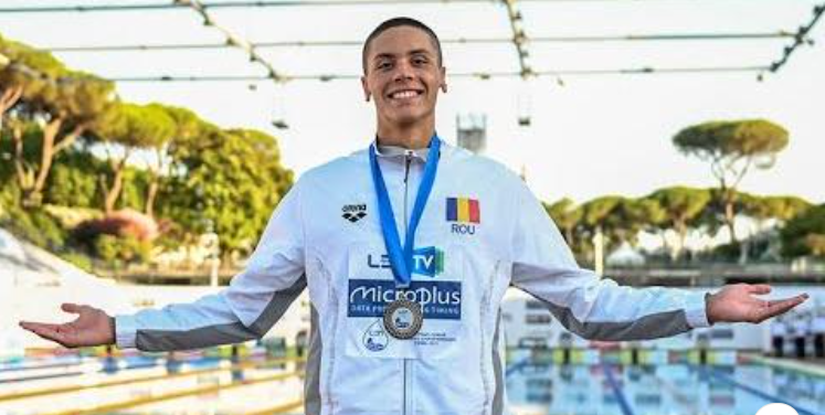 „The New Kid on the Block” - David Popovici, pe coperta Swimming World Magazine