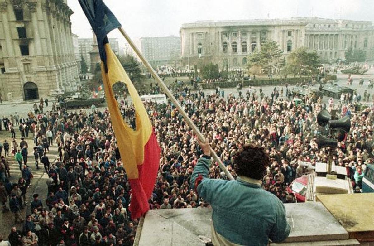 Dosarul Revoluției din 1989 în care e judecat Ion Iliescu, întors definitiv la Parchetul Militar