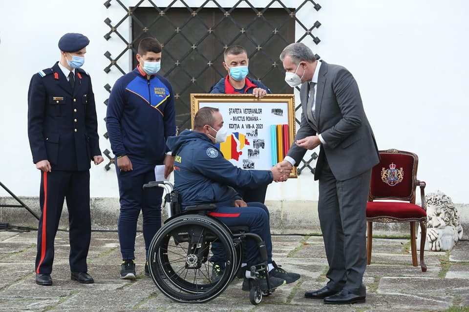 Militarii români participanți la „Ștafeta Veteranilor”, primiți la Palatul Elisabeta