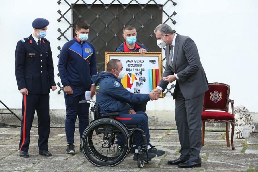 Militarii români participanți la „Ștafeta Veteranilor”, primiți la Palatul Elisabeta