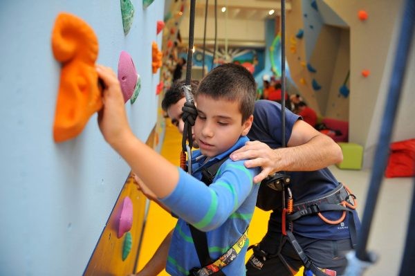 Astăzi este Ziua internaţională a educaţiei copiilor nevăzători