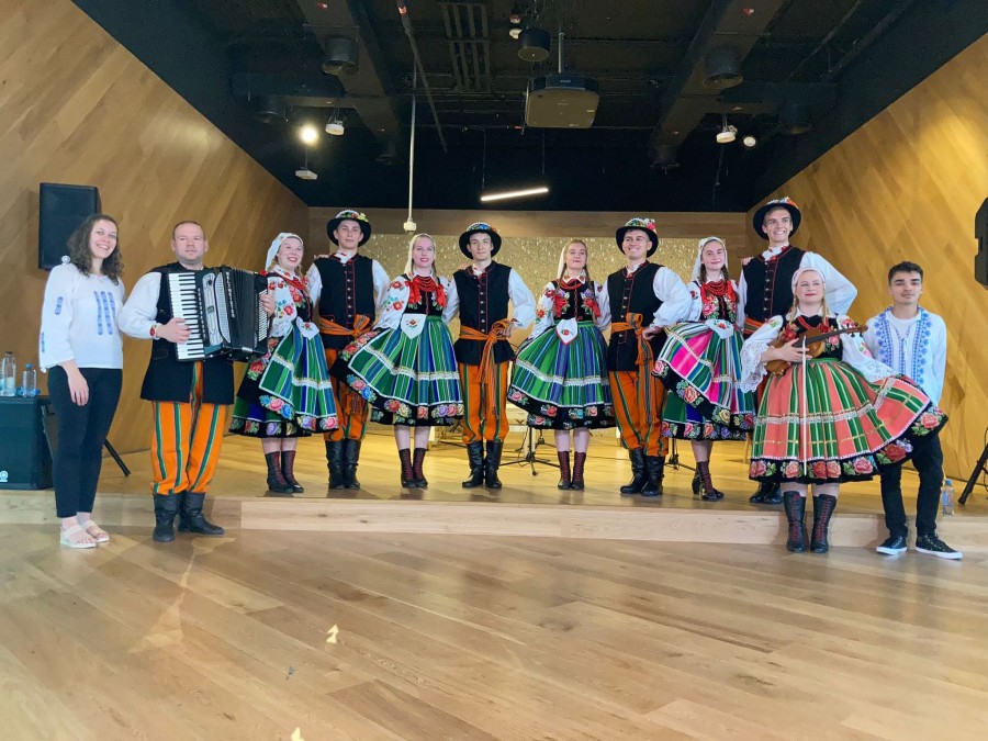 Dansuri tradiţionale poloneze şi recital de muzică clasică românească la Pavilionul României de la Expo 2020 Dubai
