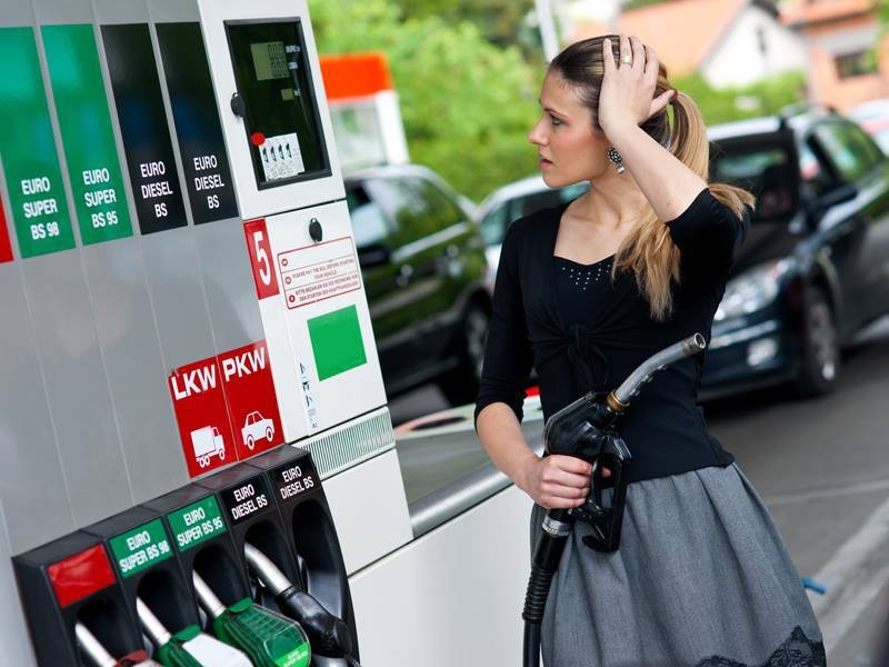 Noi ”bucurii” de la 1 ianuarie: Benzina și motorina se scumpesc