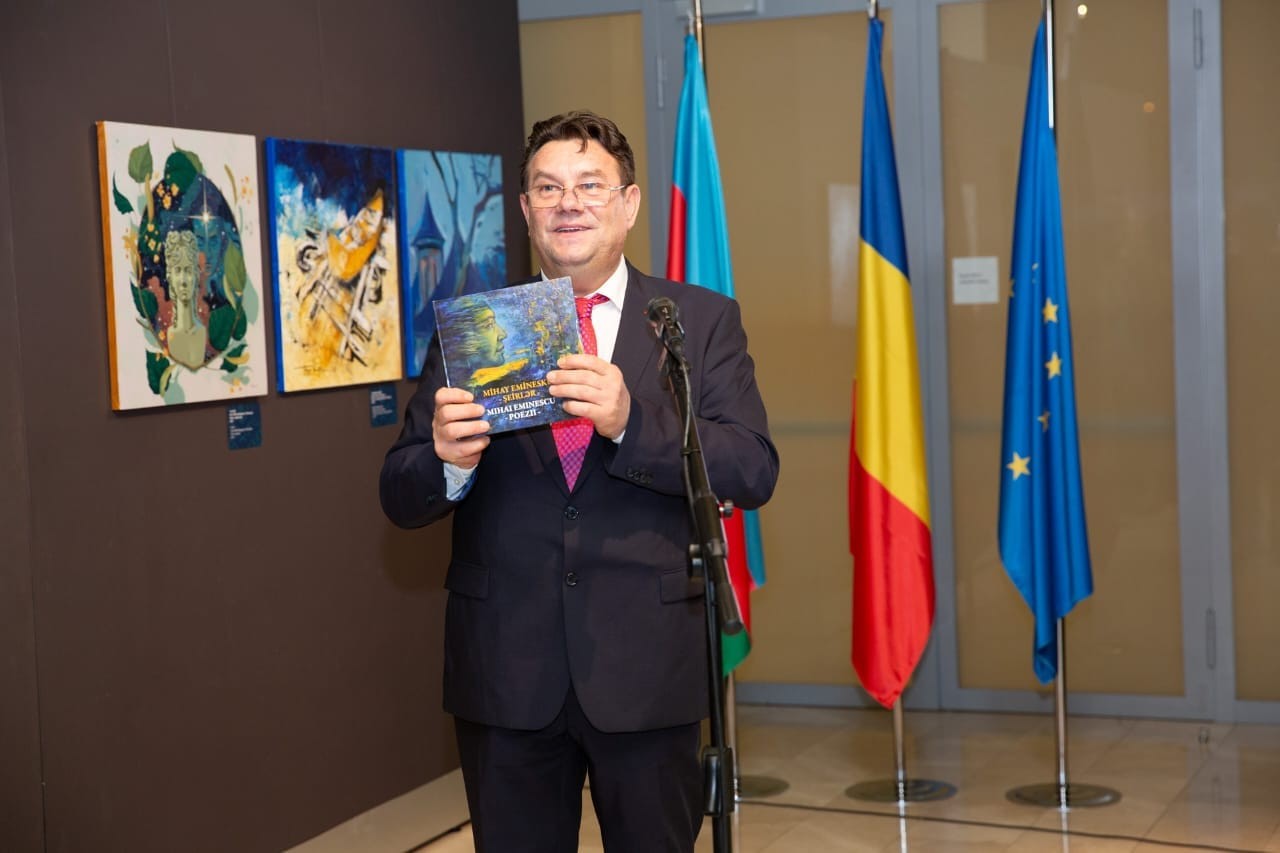 Douăzeci de poezii ale poetului Mihai Eminescu, traduse în premieră direct în limba azeră