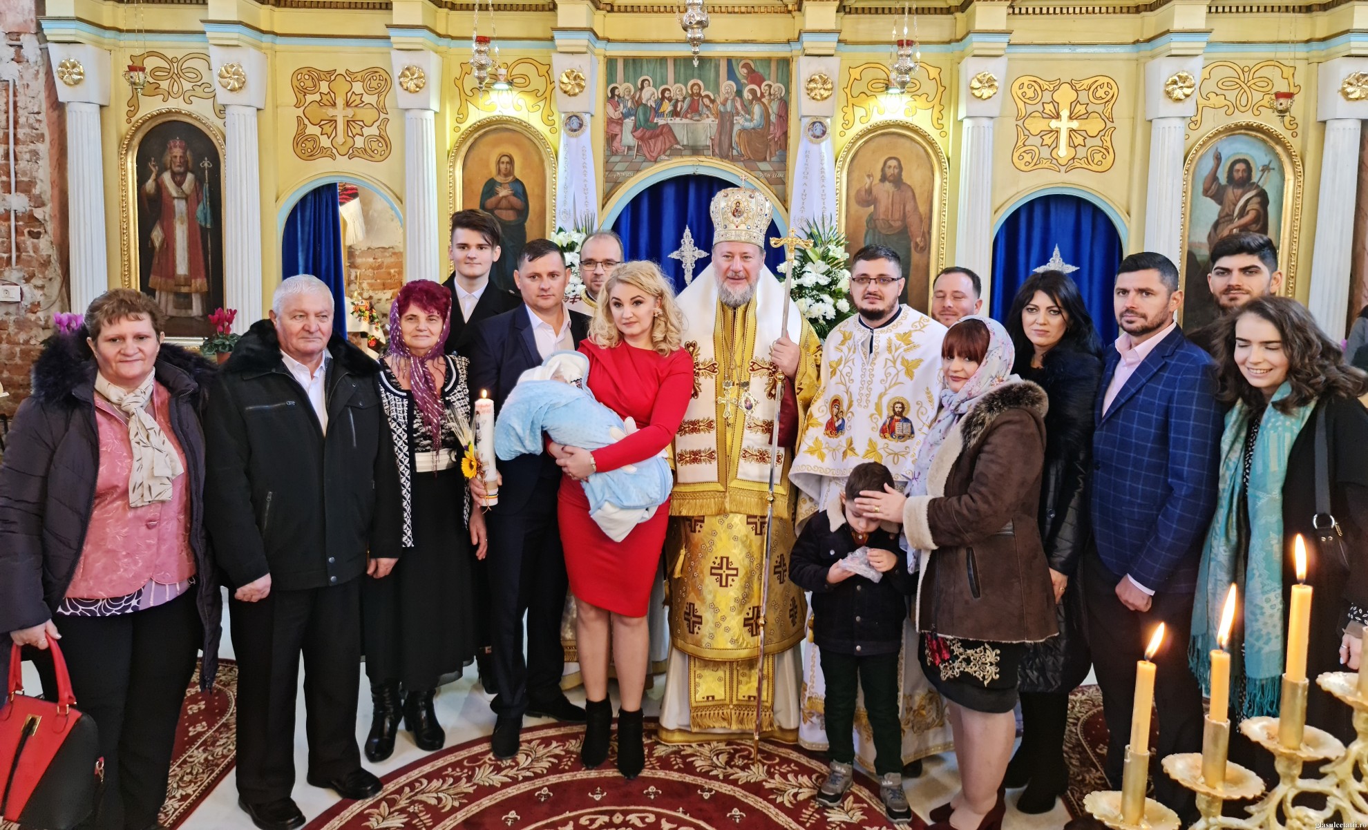(FOTO) Liturghie Arhierească și Botez în Parohia „Sfânta Cuvioasă Parascheva” din Mănăștur. „Doamne, ajută-ne să vedem!”