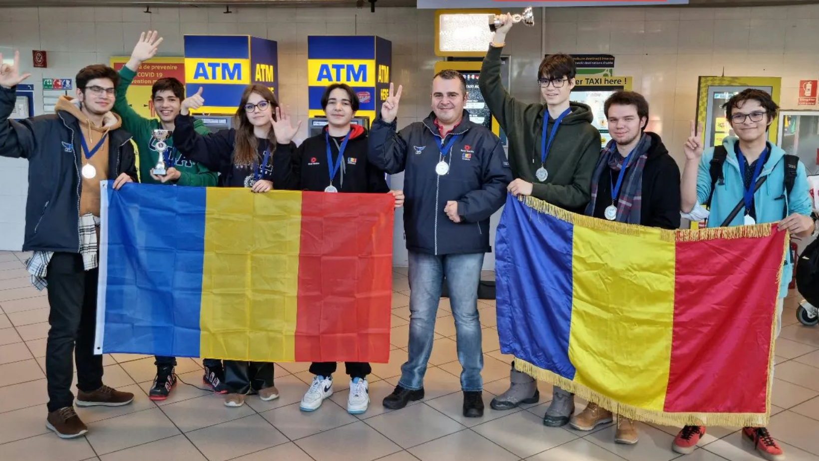Echipa de robotică a României s-a întors acasă cu medalia de argint de la Campionatul Internațional de la Sankt Petersburg