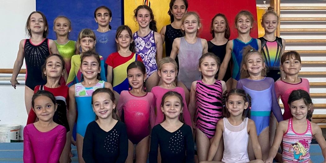 Micile gimnaste arădene pregătesc startul sezonului: junioarele III intră primele în competiţii