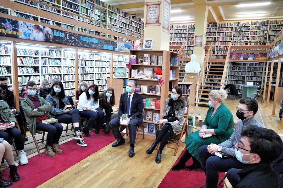 Cel mai fidel cititor al Bibliotecii Judeţene din Sălaj a împrumutat anul trecut 990 de volume