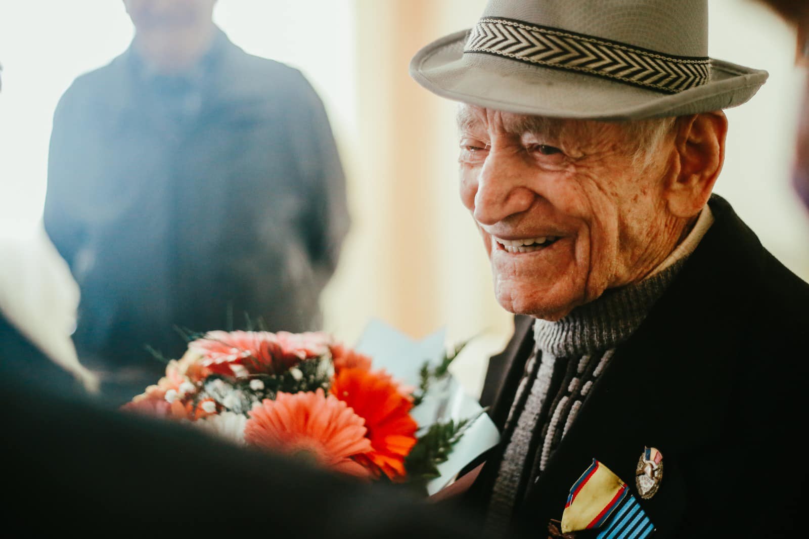 Veteranul de război Gheorghe Hațegan, sărbătorit la 99 de ani. ”Dacă ar fi nevoie și aș fi în putere, nu aș ezita să lupt pentru a-mi apăra țara”