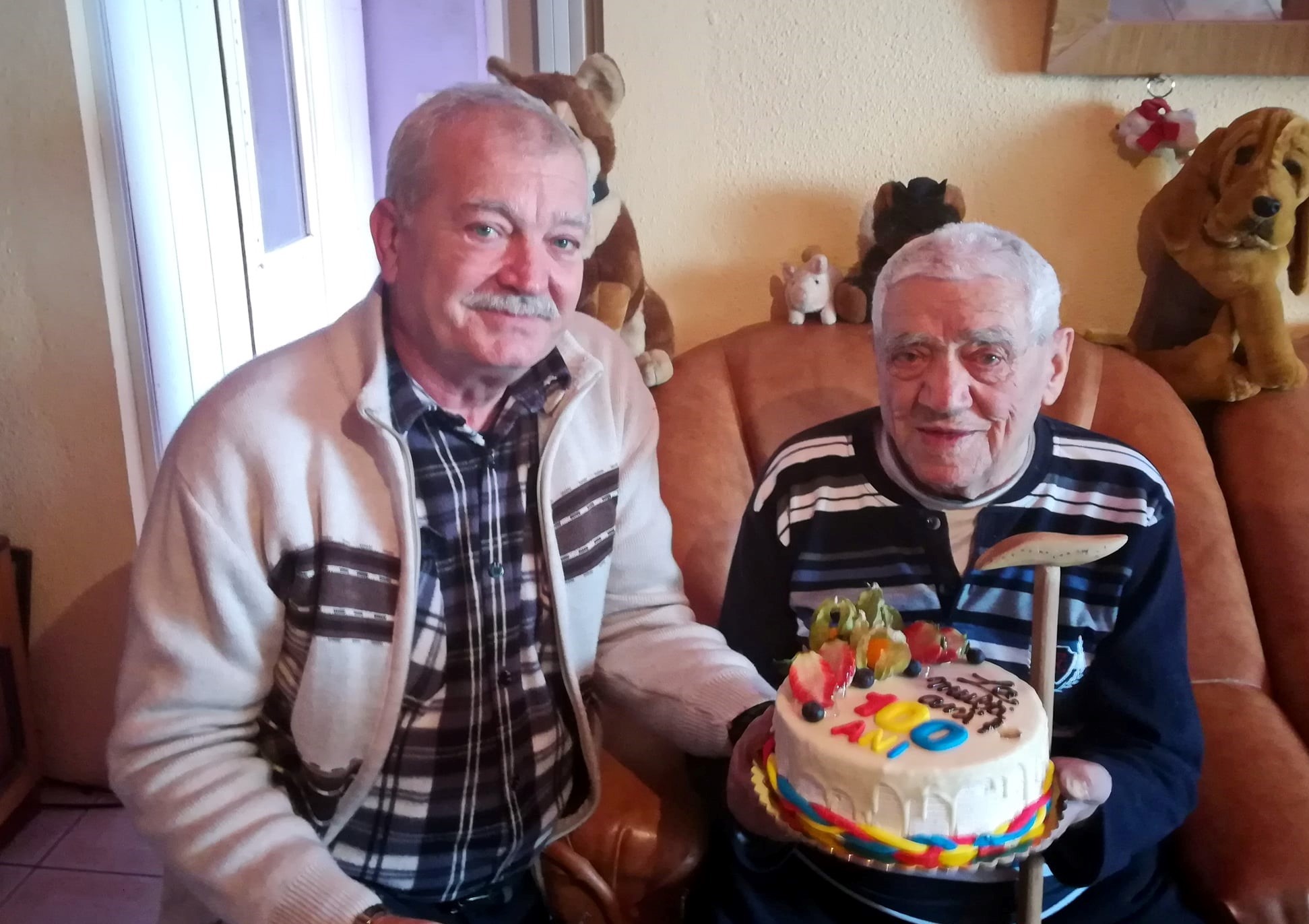 Veteranul de război Brătoiu Gheorghe, sărbătorit la 100 de ani. ”Vreau ca și la anul să fiți prezenți cu mine, la 101 ani”