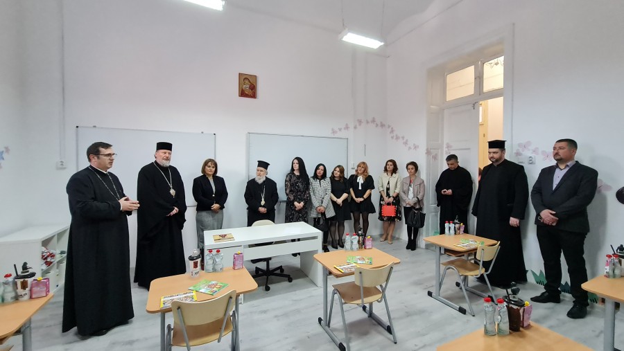 (FOTO) Veste bună-n Cetate! Școala ”Episcop Ioan Mețianu”, inaugurată astăzi în prezența Ierarhilor arădeni, dă startul la înscrieri