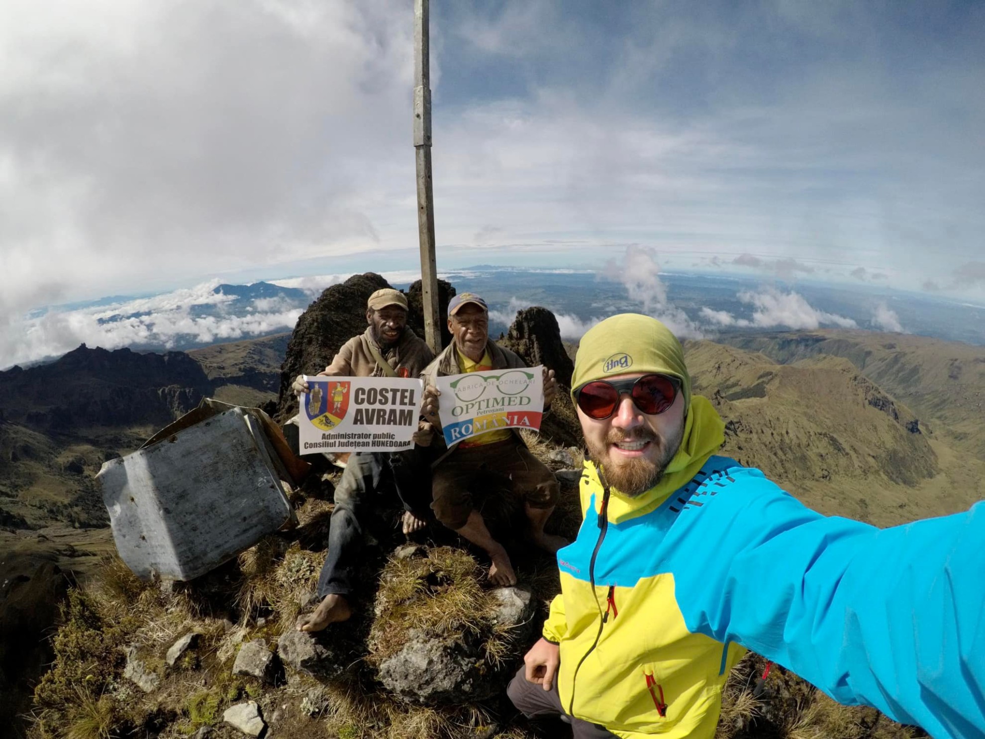 Alpinistul Adrian Ahriţculesei a cucerit vulcanul Mont Giluwe, cel mai înalt din zona Oceania-Australia