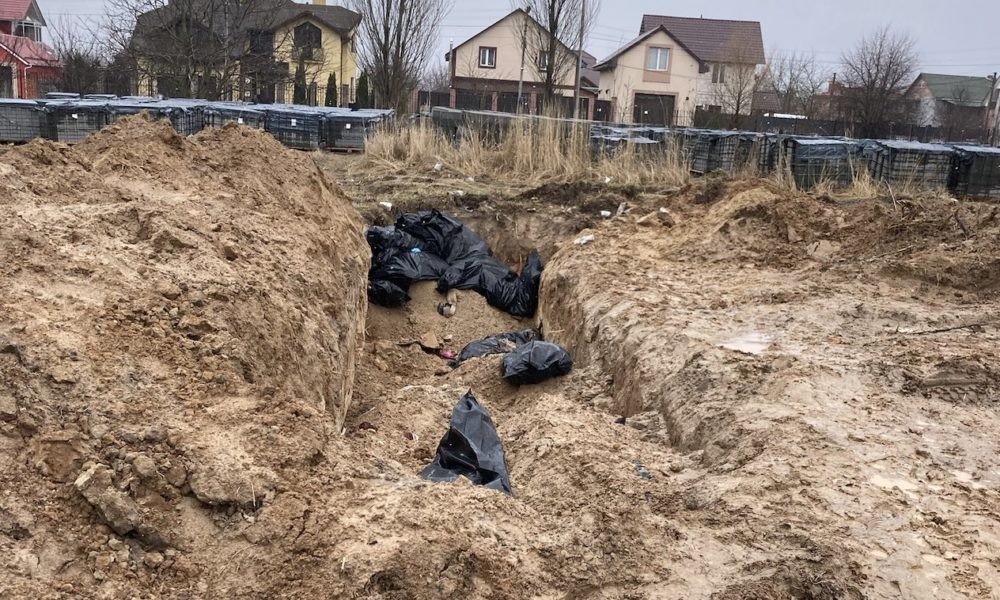 Noi gropi comune sunt găsite aproape zilnic. Sunt mii și mii de victime