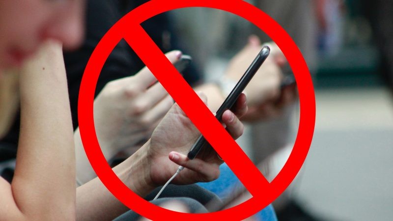 Atac cibernetic în România - mesaje virusate pe telefon. Avertismentul Poliției Române
