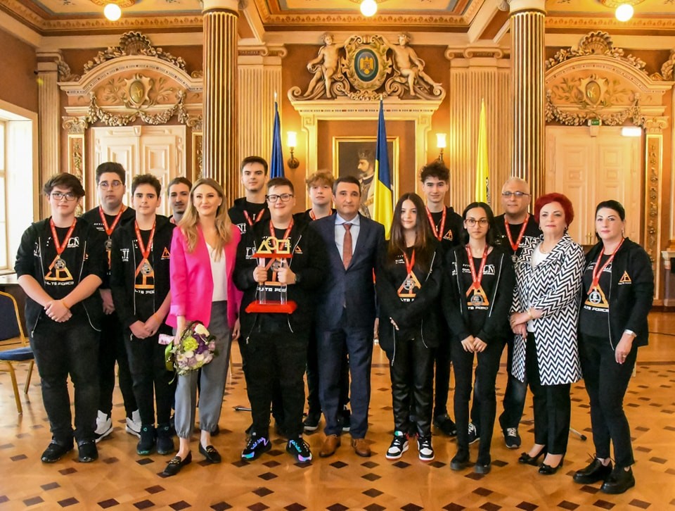 Campionii Delta Force s-au întors acasă, după ce au pus Aradul și România pe harta mondială a roboticii