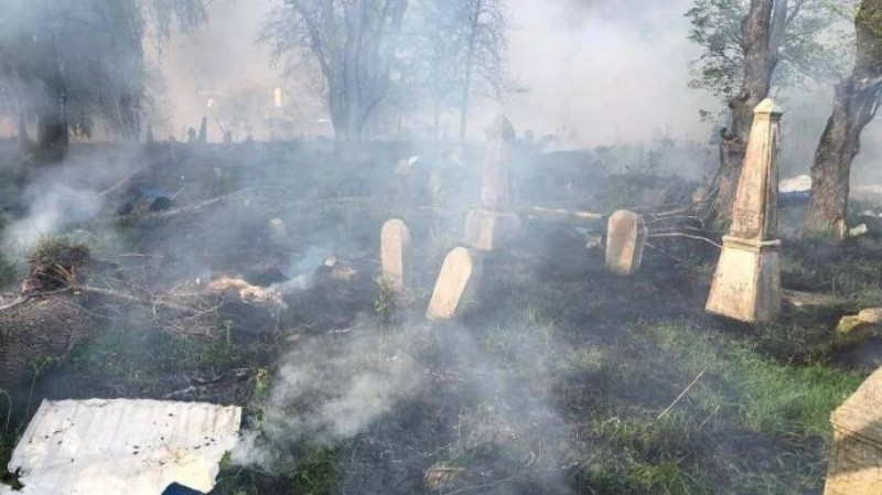 Rachetele armatei Federației Ruse au lovit cimitirul evreiesc din Hlukhiv, vechi de 200 de ani