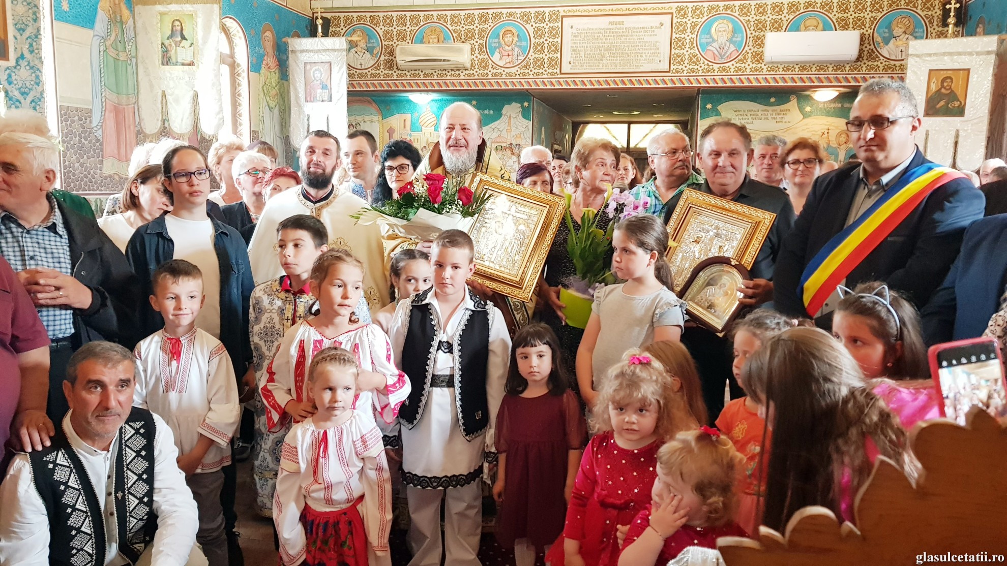 (FOTO) Biserica „Sf. Împărați Constantin și Elena” din Lipova Băi și-a serbat astăzi hramul