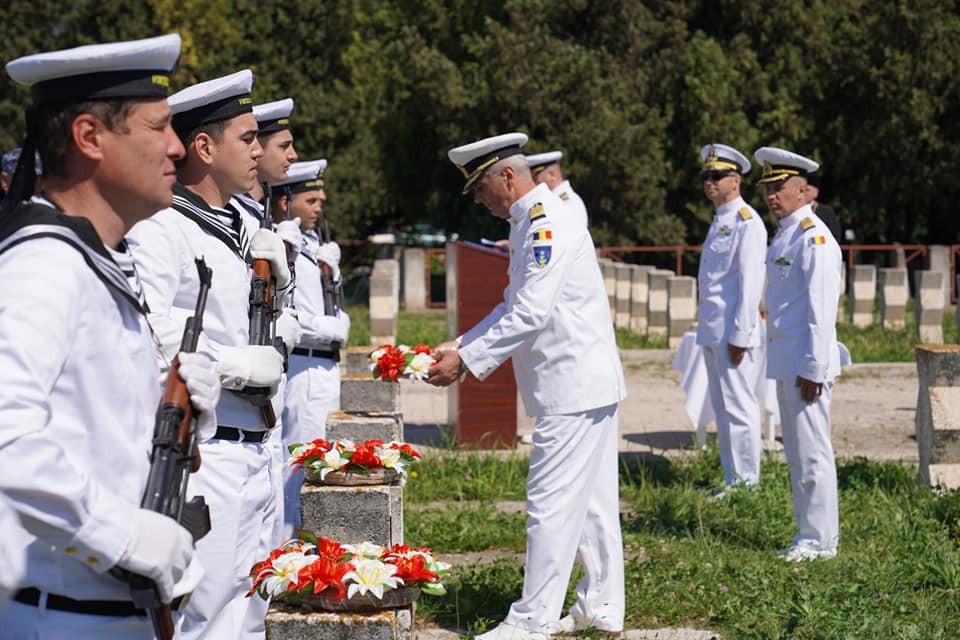 Eroii marinari din „Operaţiunea 60.000”, comemorați de echipajul fregatei „Regele Ferdinand”