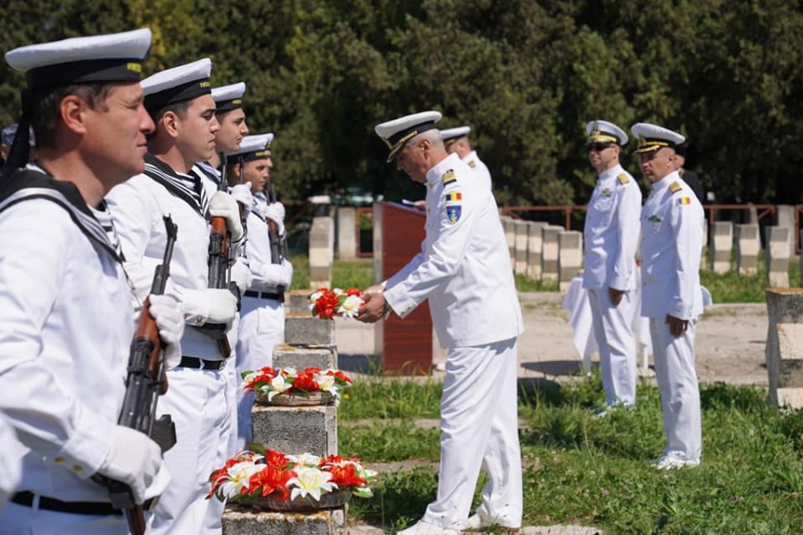 Eroii marinari din „Operaţiunea 60.000”, comemorați de echipajul fregatei „Regele Ferdinand”