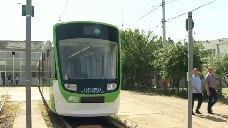 De la Arad la București. Primul tramvai Imperio a ajuns în Capitală și intră în probe