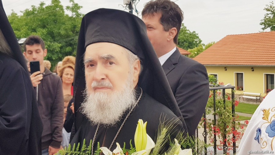 Înaltpreasfințitul Părinte Timotei, Arhiepiscopul Aradului, împlinește astăzi 86 de ani