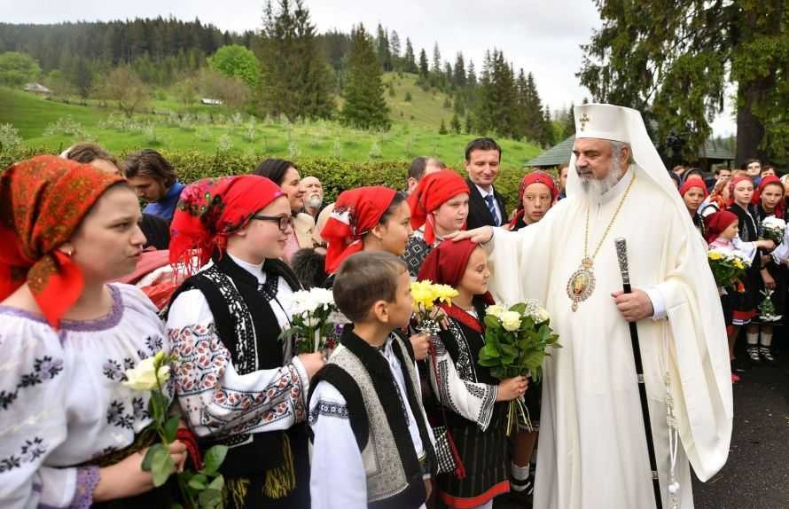 Patriarhul României, binecuvântare și încurajare pentru elevii care dau examene
