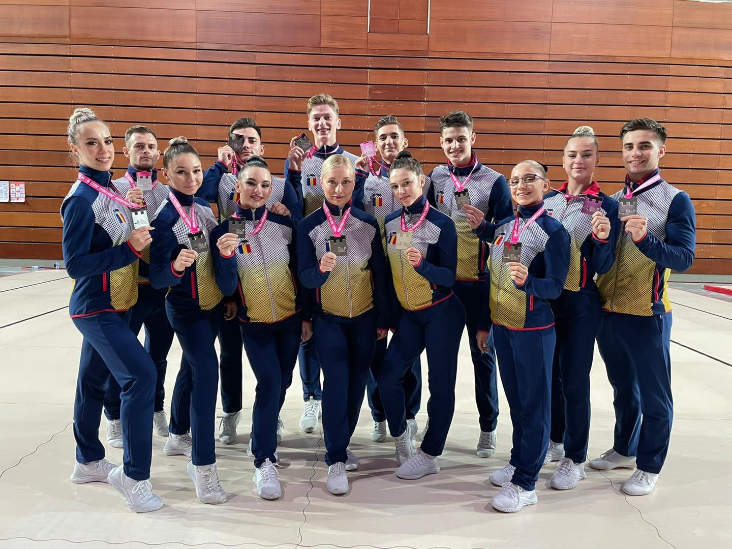 România este Vicecampioană Mondială la gimnastică aerobică!