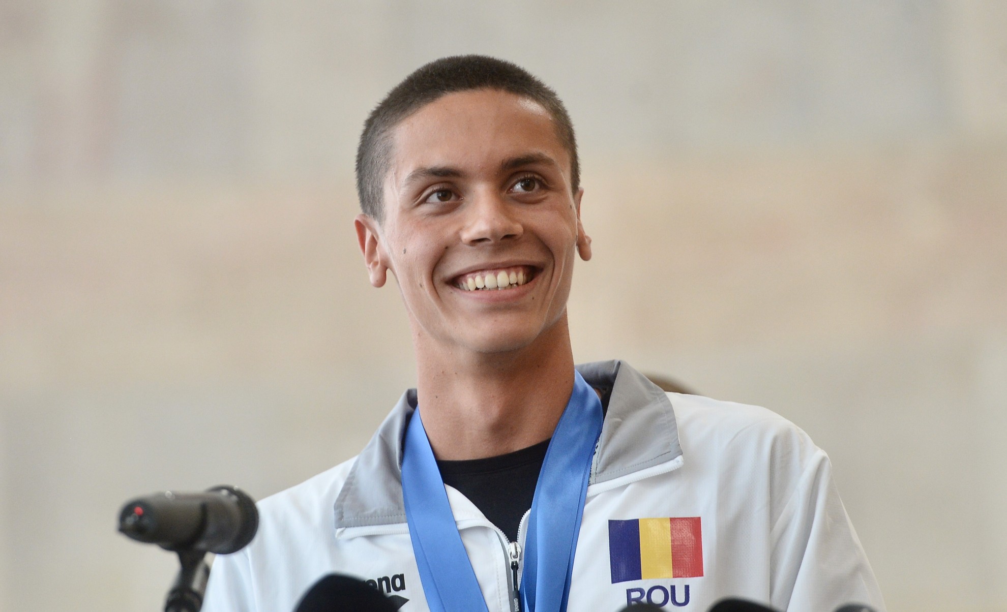 DE NEOPRIT! David Popovici este în finala probei de 100 m liber și stabilește un nou record mondial