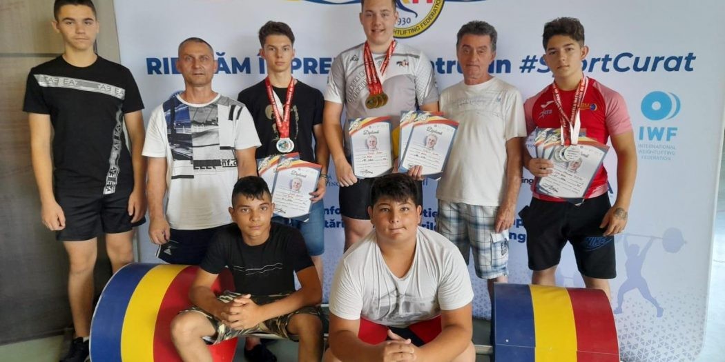 Halterofilii arădeni au câștigat 3 medalii de aur și 5 de argint la Campionatul Naţional pentru juniori, U17