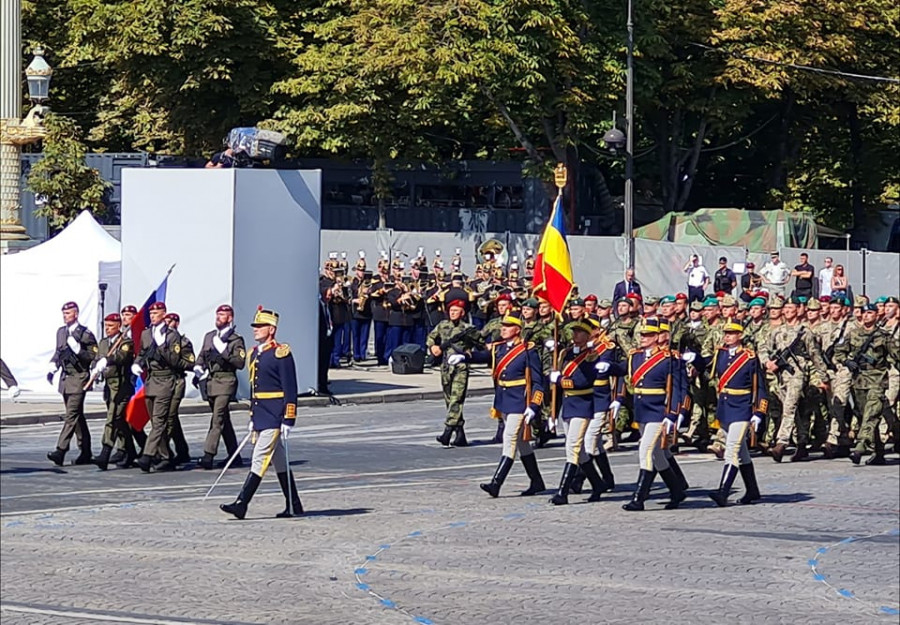 12 militari români participă la celebra defilare de pe Champs-Elysées, de Ziua Națională a Franței