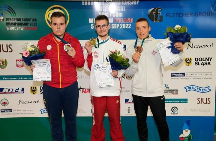 Arădeanul Luca Joldea, vicecampion european de juniori în proba de pistol liber
