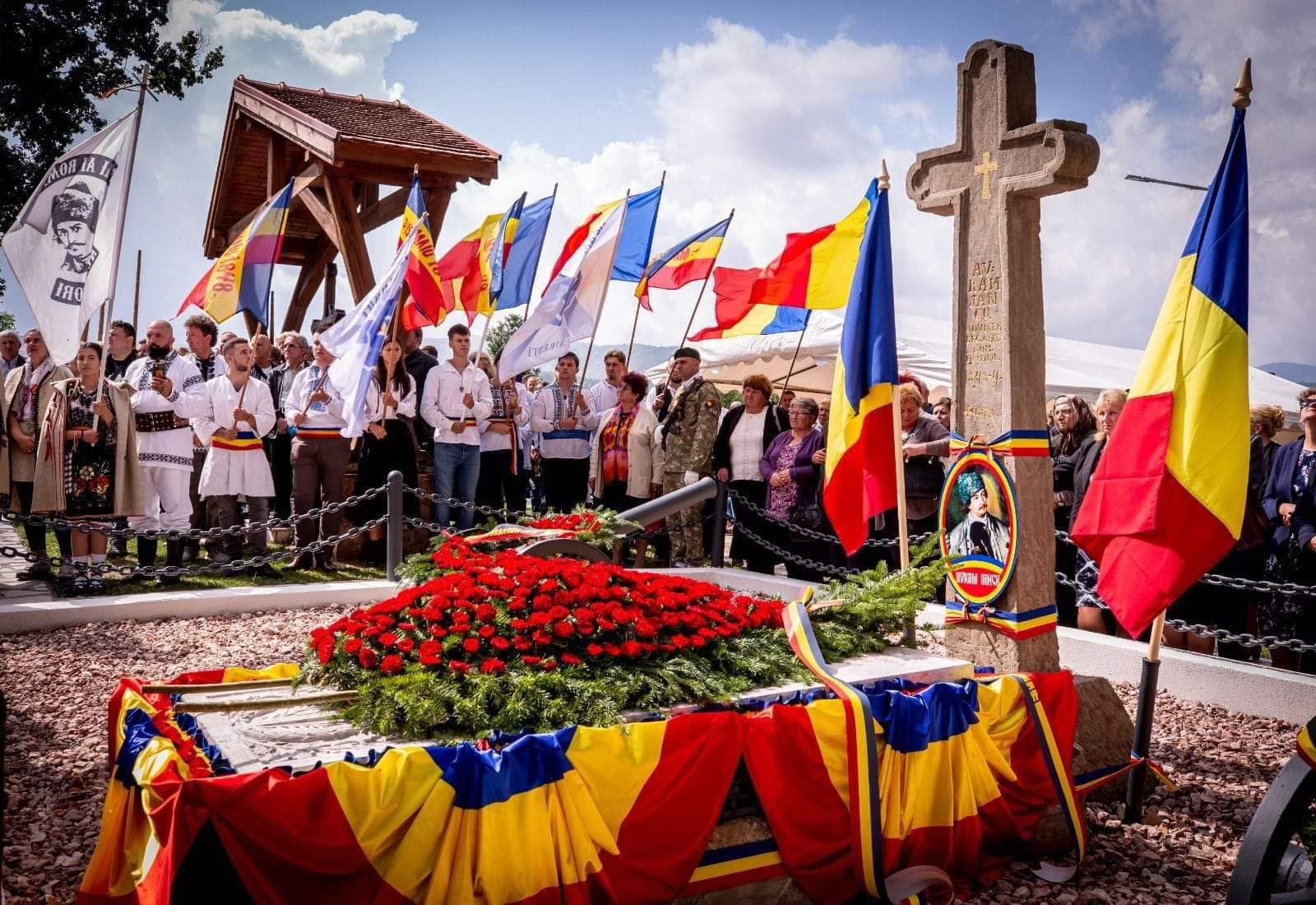 Mii de oameni au participat la Serbările Naționale de la Țebea dedicate lui Avram Iancu