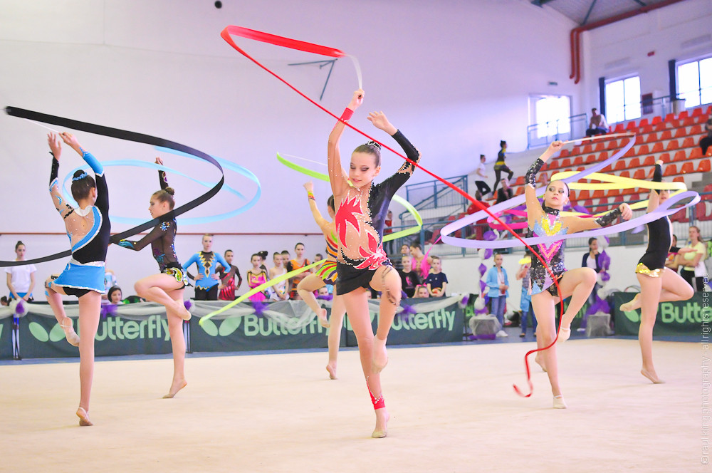 Sportive din cinci țări vor concura la Arad Trophy, un regal internațional al gimnasticii ritmice